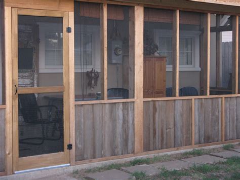 Screened in back porch using pallets??? Screened In Porch Diy, Screened ...