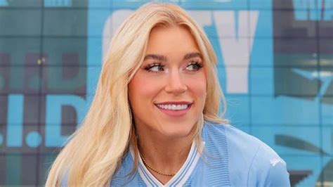 Elle Brooke wears daring Man City kit and trolls Chelsea for 'twerking over 10th' after 4-4 ...