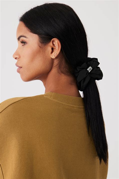 Bead It Oversized Scrunchie - Black | ALO