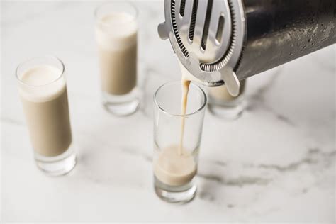 Girl Scout Cookie Shot Cocktail Recipe