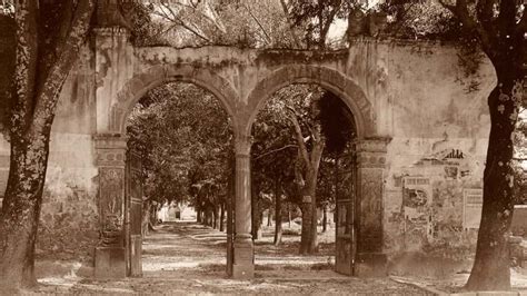 Orígenes históricos de los arcos de viaje