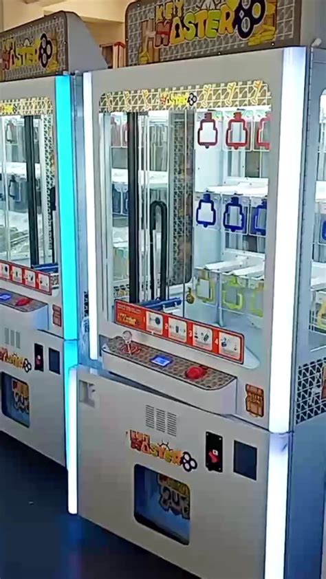 Coin Operated Prize Vending Amusement Game Machine Push Keyhole Prize ...