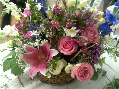 Spring Flower Arrangement 的图像结果