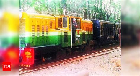 Mumbai Local Train Toy 的图像结果