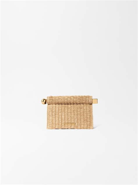 The small Rond Carré clutch by JACQUEMUS | Official website