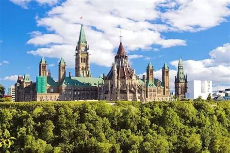 惊艳世界，加拿大最著名的六座地标建筑 - 马蜂窝
