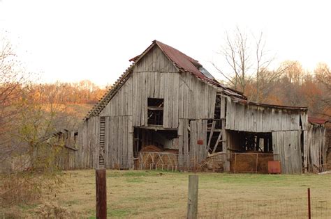 Free Old Country Barn 1 Stock Photo - FreeImages.com