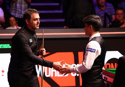 'Half-blind' Mark Williams makes World Snooker…