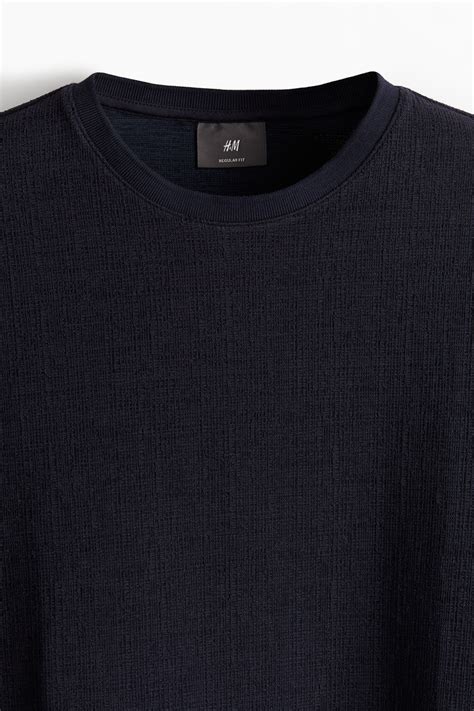 Regular Fit Textured T-shirt - Navy blue - Men | H&M IN