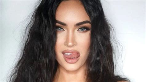 How stars like Cardi B & Megan Fox use the Boob Squeeze as a ultimate A-list status symbol & it ...