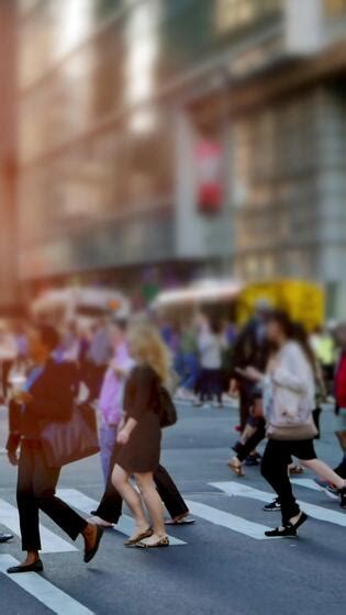 Busy Street Scene 的图像结果