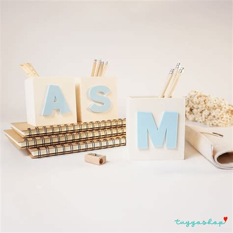 Lapicero con inicial personalizado en metacrilato