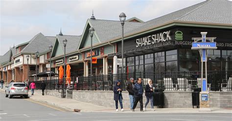 Woodbury Commons Eateries at Edward Criss blog