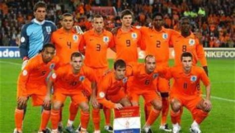 图文-[决赛]荷兰VS西班牙 荷兰队首发_图片新闻_2010南非世界杯_竞技风暴_新浪网