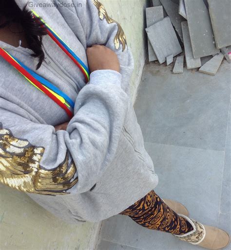 Giveaway dose: Wing Print High Low Sweatshirt.