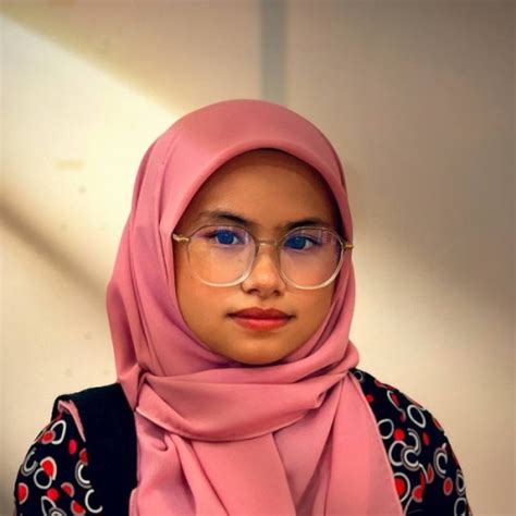 Nia - Reading teacher - ₹881/h