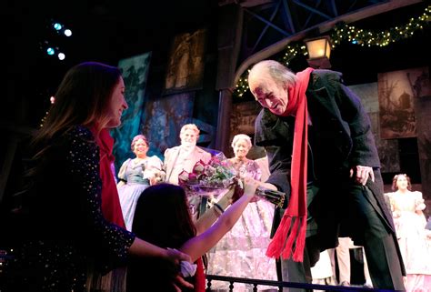 Hal Landon Jr. takes his final bow as Scrooge in South Coast Repertory ...