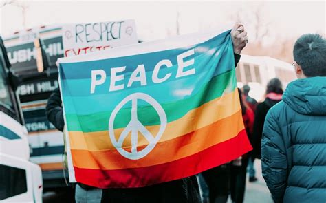 109 Words That Rhyme with Peace for Poetry and Songs