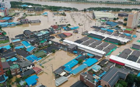 韩遭遇9年来最严重水灾 持续暴雨致六千人受灾_侨梁_新民网