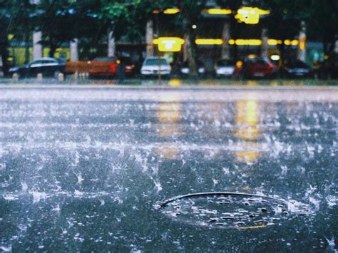 Himachal Pradesh travel alert: Flash floods, cloudbursts hit Mandi ...