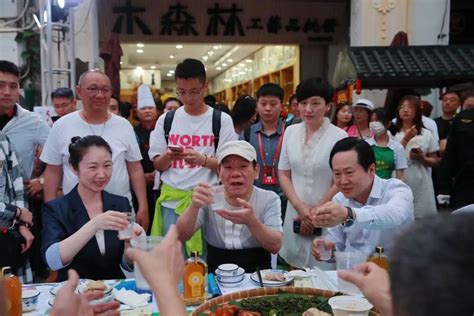 传承海南本土美食、助力海南餐饮发展，龙泉鸡饭店入驻海旅免税城__凤凰网