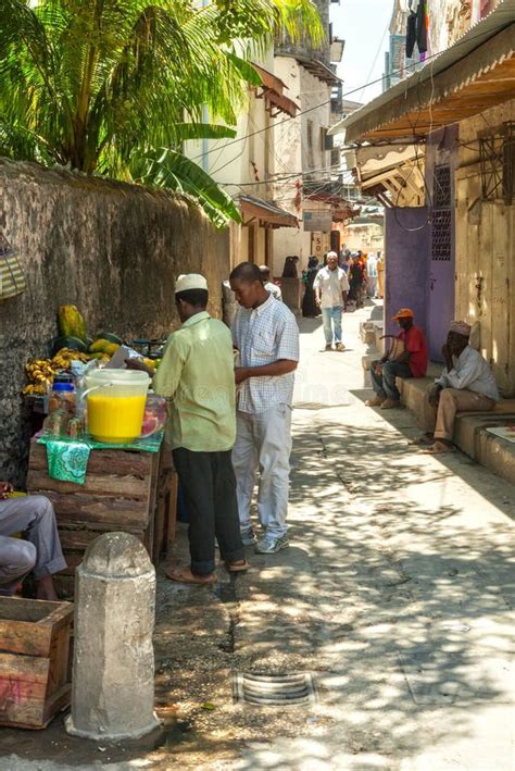 Local Siting People 的图像结果