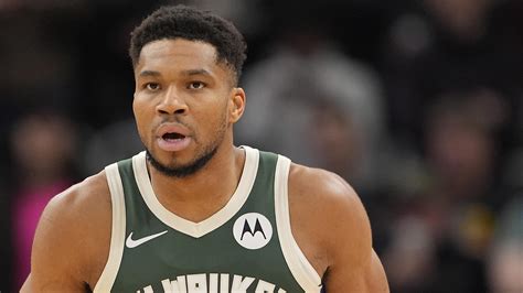 Giannis Trade Rumors Link New NBA Contender amid Knicks, Heat Buzz