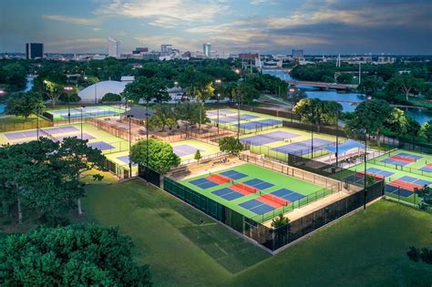 Facilities • Riverside Tennis Center