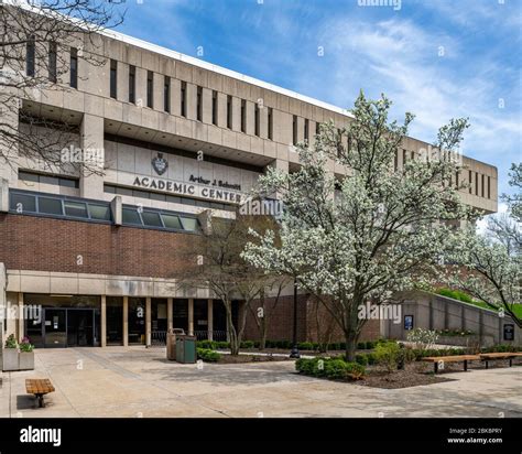Schmitt Academic Center at the DePaul University campus in Lincoln Park ...