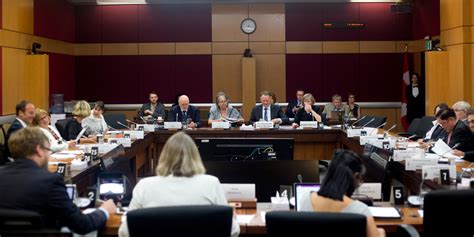 Senate Committee 的图像结果