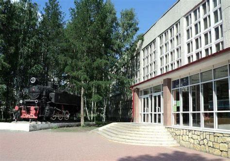 Уральский железнодорожный техникум в Екатеринбурге