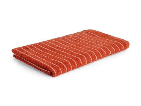 Welspun - Buy Welspun Quick Dry Bath Towels & Pillow Covers Online - Spaces
