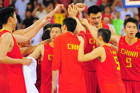 图文:[奥运会]中国男篮85-68安哥拉 击掌庆祝-搜狐2008奥运
