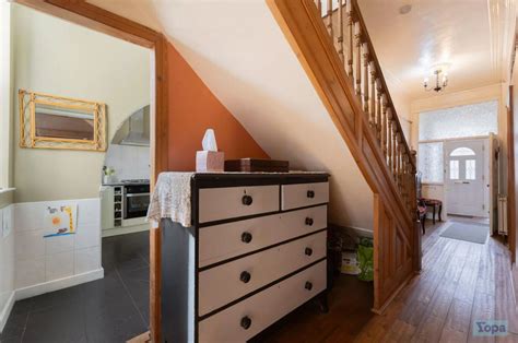'Impressive' £250,000 house with five bedrooms and beautiful period ...