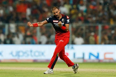 IPL 2022 playoffs: Sanjay Manjrekar picks pacer as RCB’s standout ...