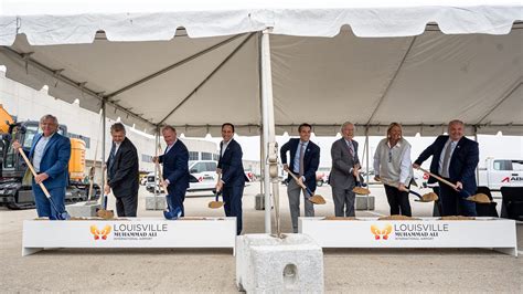 Kristi Noem airport video not playing in Louisville, Lexington