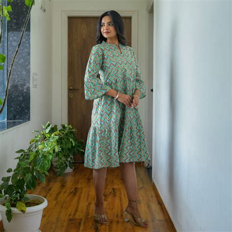 Mint Zigzag Mom and Daughter Cotton Tiered Midi Dresses – Fashiana