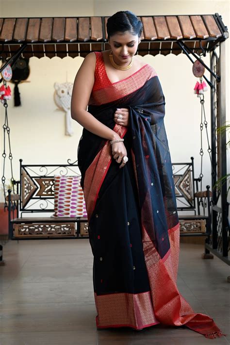 Black And Red Pure Maheshwari Saree With Thread Motifs And Golden Zari ...