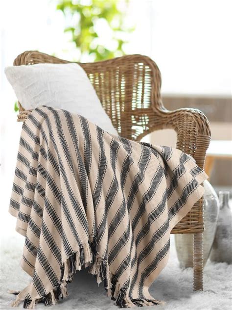 Buy SASHAA WORLD Striped Throw Medium with Tasselled Edges |Throw for ...