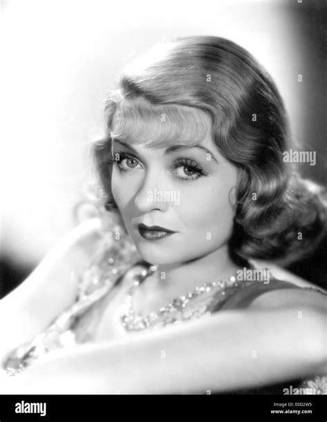 Constance bennett hi-res stock photography and images - Alamy