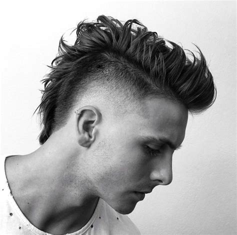 16 Gaya Rambut Mohawk Panjang ke Belakang Rekomendasi