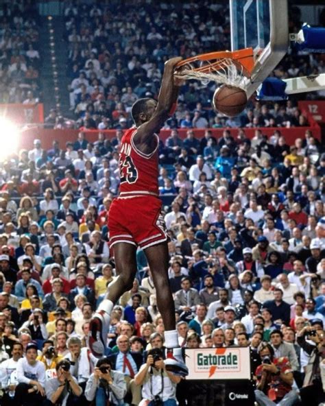 Slam Dunk ’88: The Story Behind Michael Jordan’s Iconic Free-Throw Dunk ...