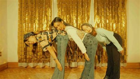 Local People Dancing 的图像结果