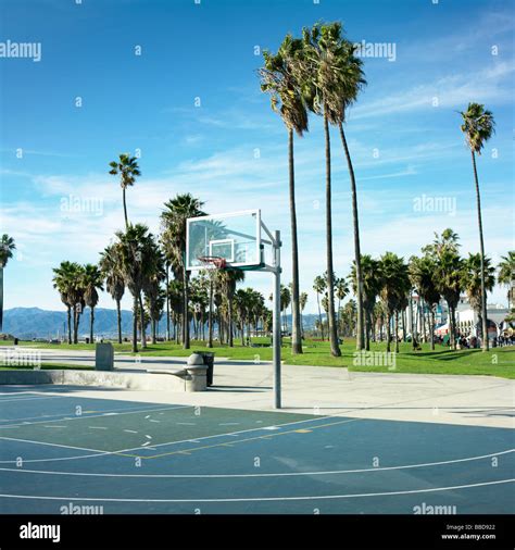 A Basket ball court at Venice beach, California Stock Photo - Alamy
