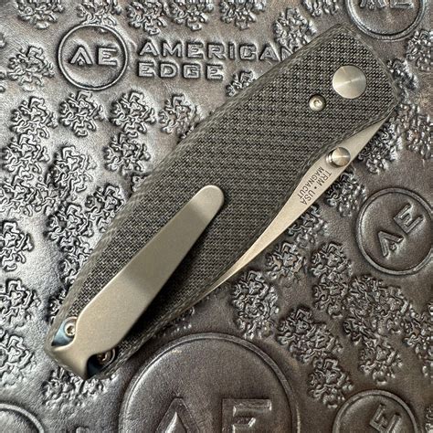 Three Rivers Manufacturing TRM Neutron 2 Liner Lock Flat Textured Carbon Fiber Handles ...