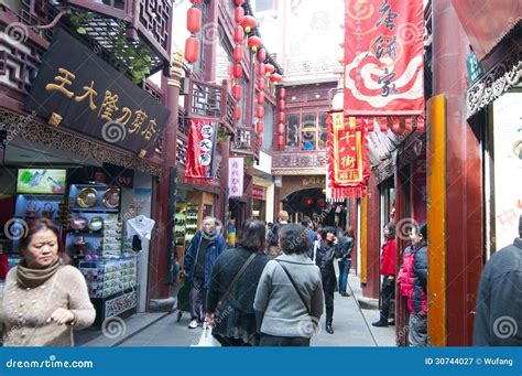 Shanghai Chenghuangmiao Street Editorial Image - Image of travel, color ...