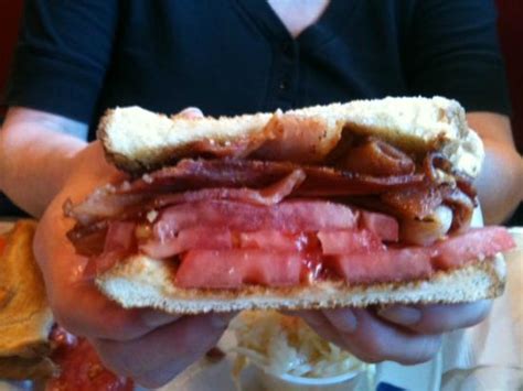 WIMPYS DINER, Toronto - 3559 St Clair Ave E, Scarborough - Restaurant ...