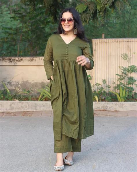 EGF EGF Rayon Kurti With Pant Price in India - Buy EGF EGF Rayon Kurti ...
