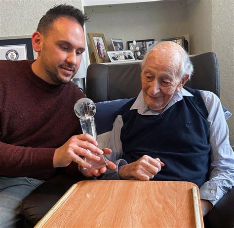 World's Oldest Man 的图像结果