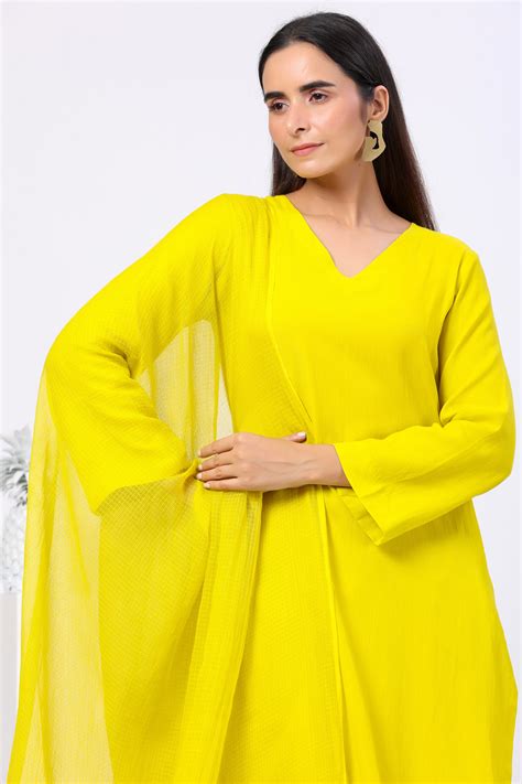 Tina Rathore in Full Sleeves Straight Kurta Suit Set – ILMA